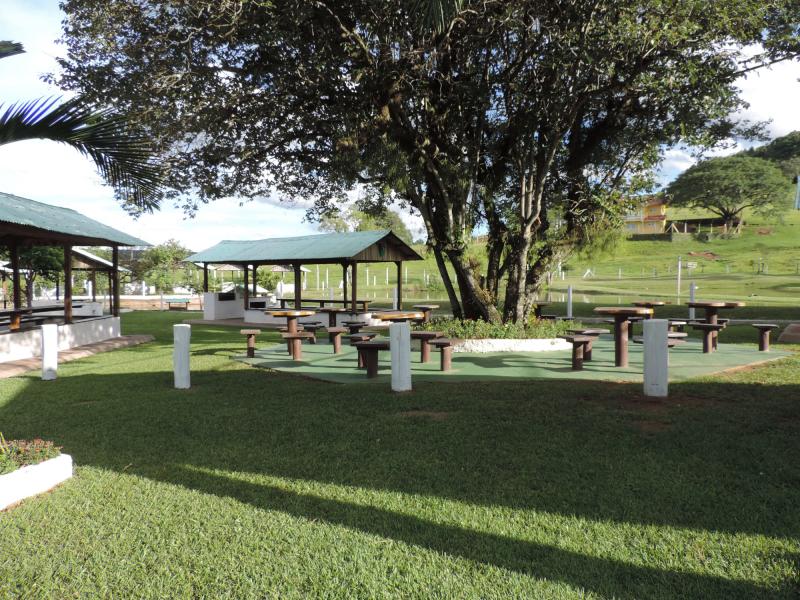 Quiosques Sítio de Lazer 4 Estações