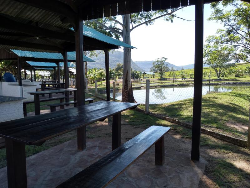 Quiosques Sítio de Lazer 4 Estações